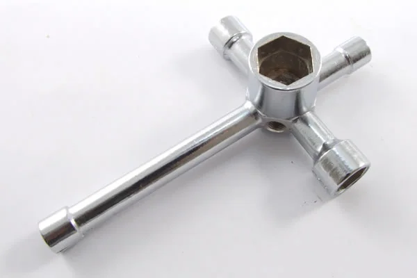 LLave de cruz para tuercas hexagonales