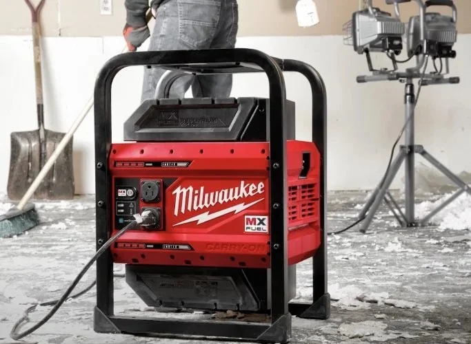 GENERADOR A BATERIAS RECARGABLES - MILWAUKEE